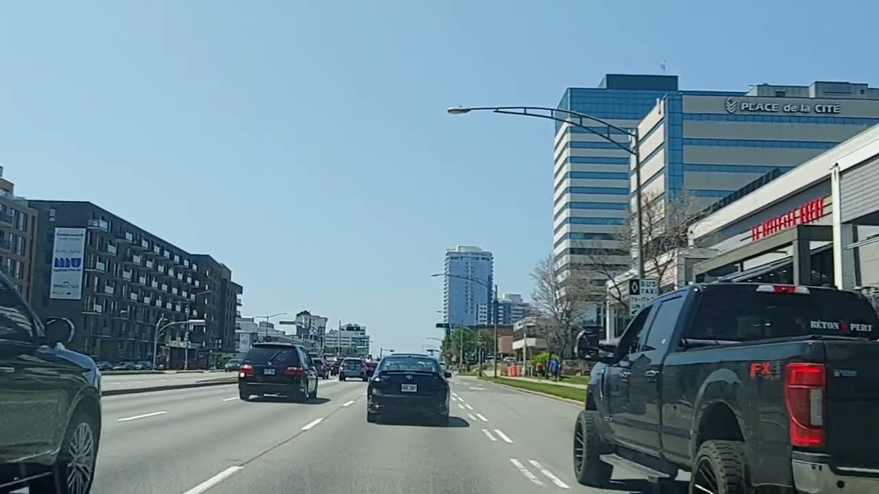 Canada, balade en été dans la ville de Québec (ste-foy, boulevard Laurier)