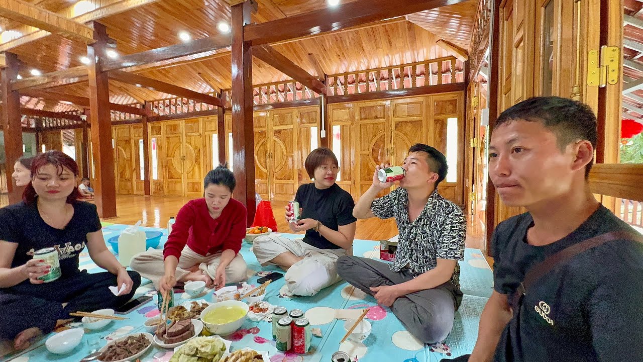 Em Sính 1 Chân Hạ Sơn Xuống Nhà TÀY TV Ăn Rằm | TÀY TV