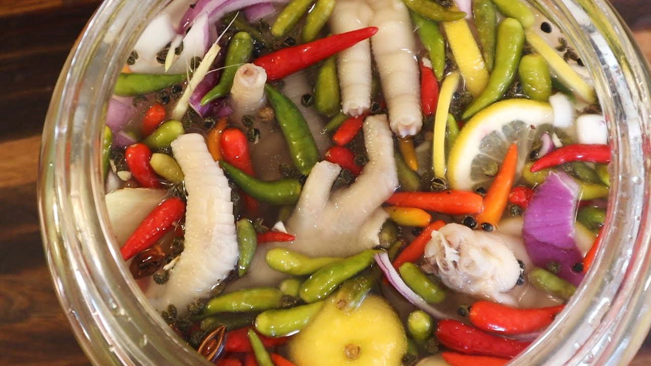 泡椒凤爪 Spicy Kimchi Chicken