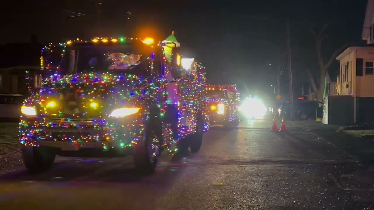 Saugus MA Annual Christmas Eve Parade 2022
