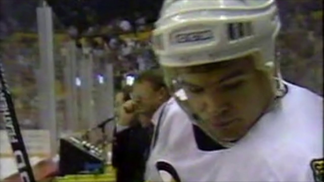 Hartford Whalers at Boston Bruins November 27th, 1992 at the Boston Garden