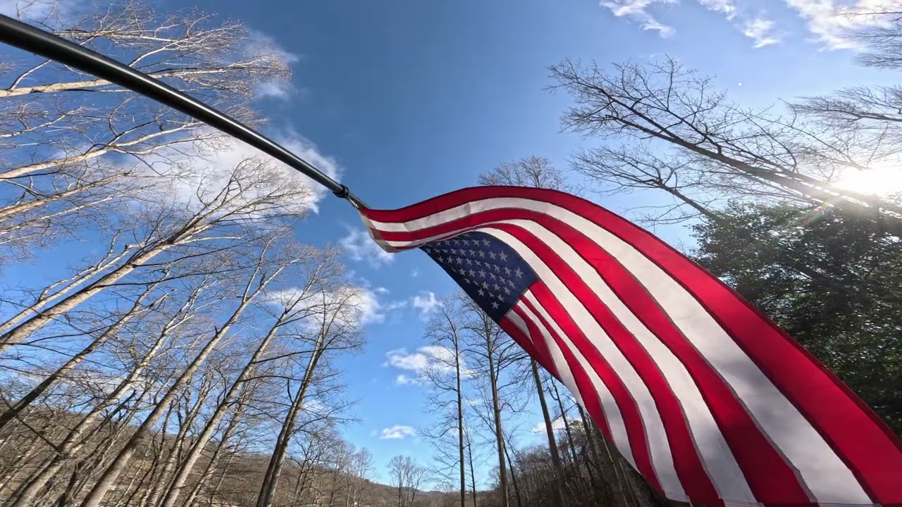 American Flag Patriotic Breeze – A Relaxing 2 Hours of Freedom & Gentle Winds