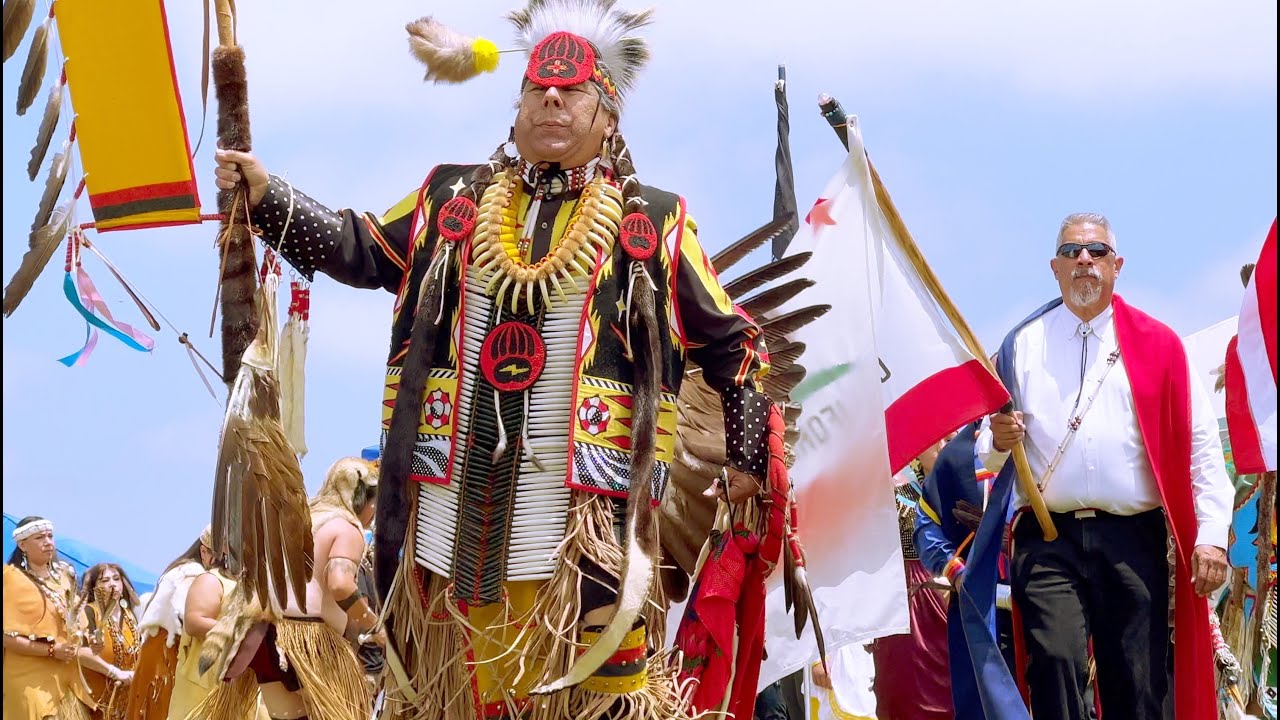 Redbird's Children of many colors Native America Powwow.