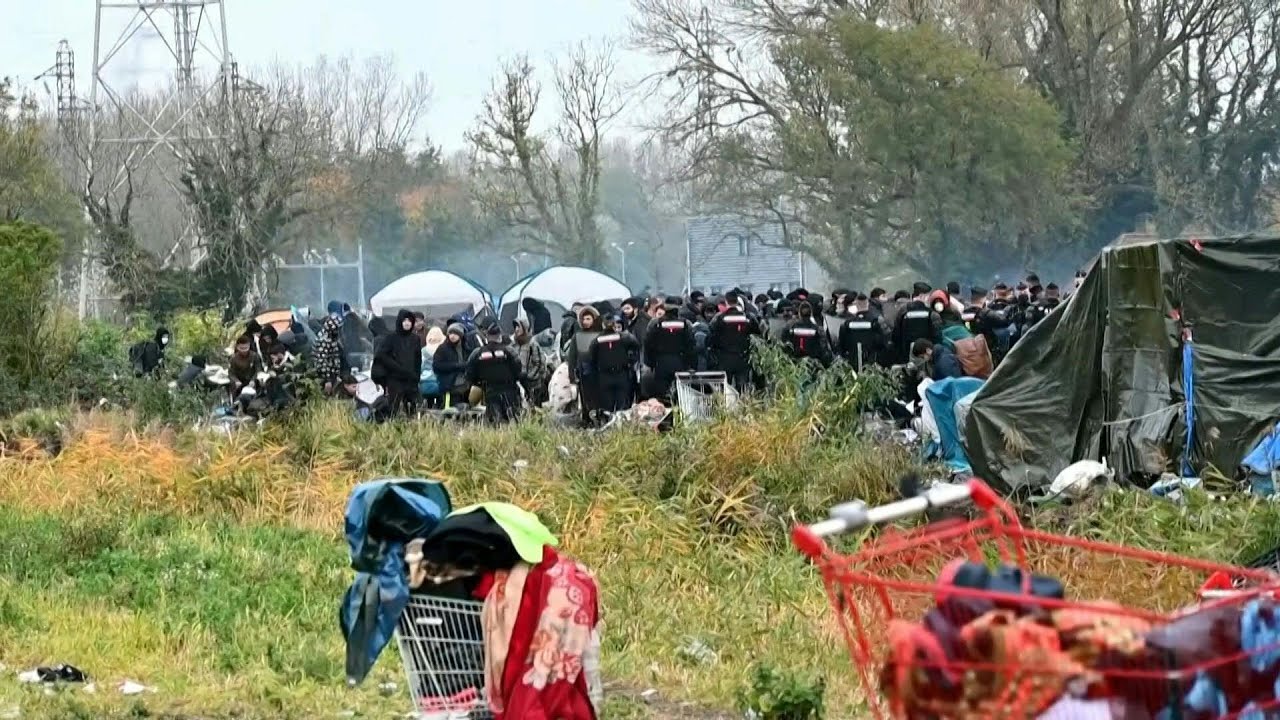Migrants: un important campement &eacute;vacu&eacute; &agrave; Grande-Synthe, dans le nord de la France | AFP