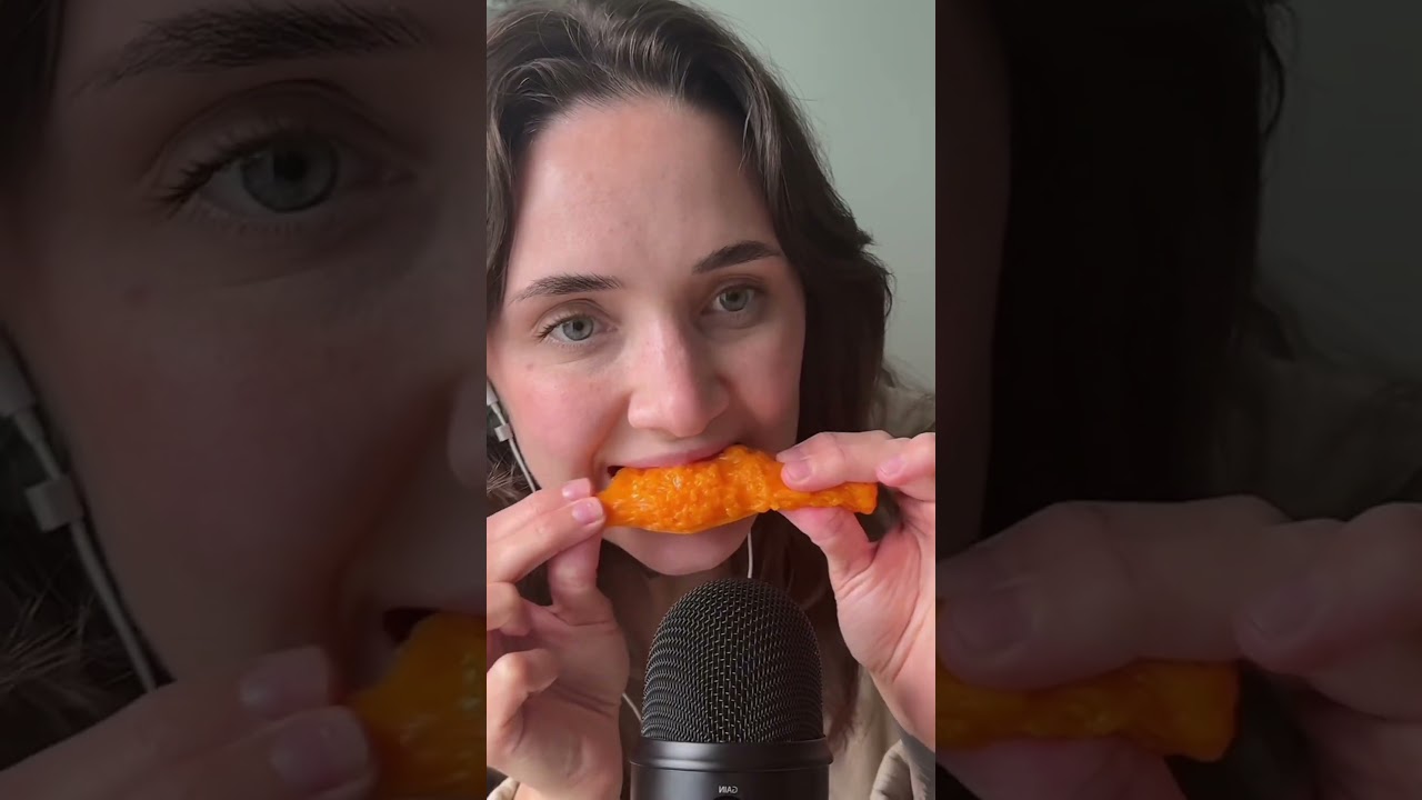 Chicken or pizza&hellip; guess fast! 🍗 🍕 #asmr #thisorthat #asmrshorts #asmrthisorthat
