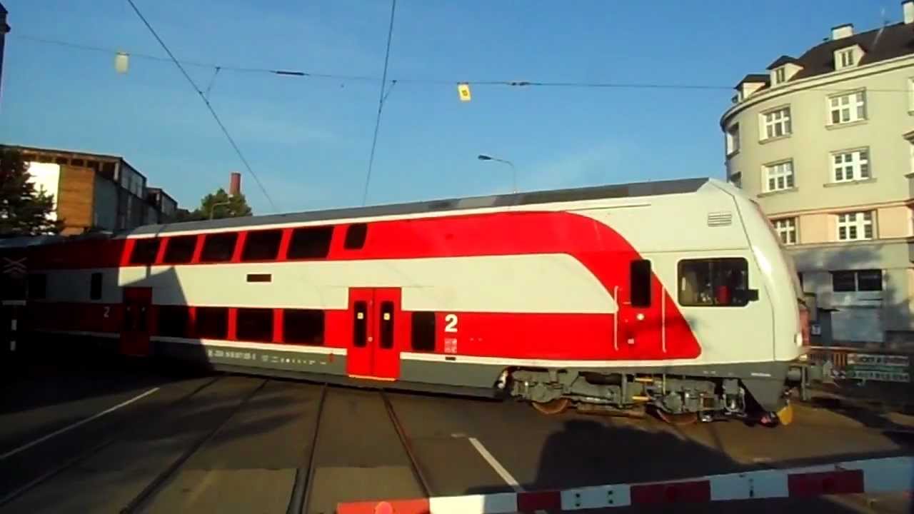 671 009-9 + 710 014-5   přejezd ul. Ruská Ostrava