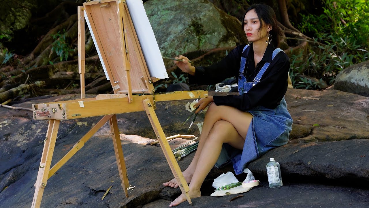 Crossing mountainsides and slopes, I picked up trash, and painted oil paintings