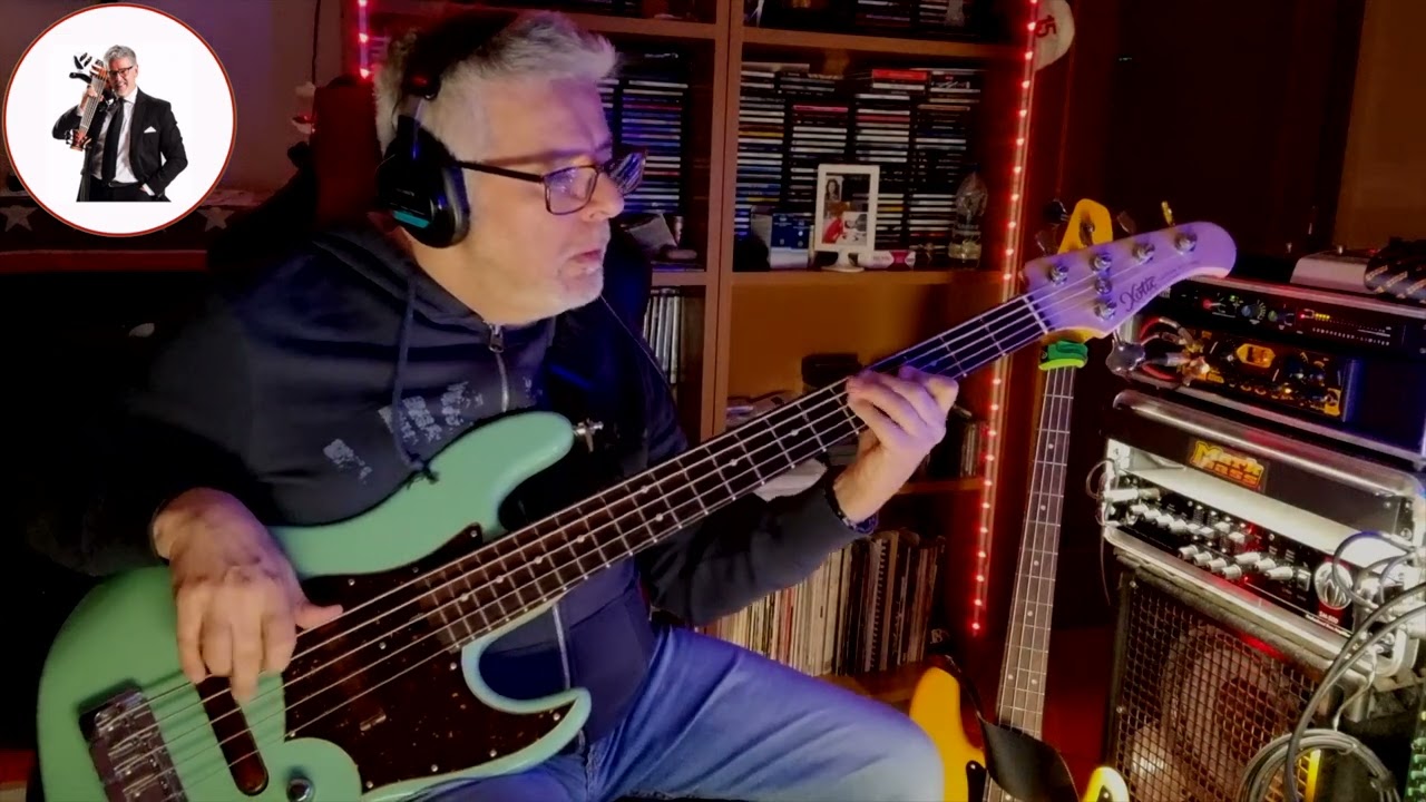 Più su (Icaro 1981 live) - Renato Zero (personal bass cover) by Rino Conteduca with Xotic XJ-1T5 LW