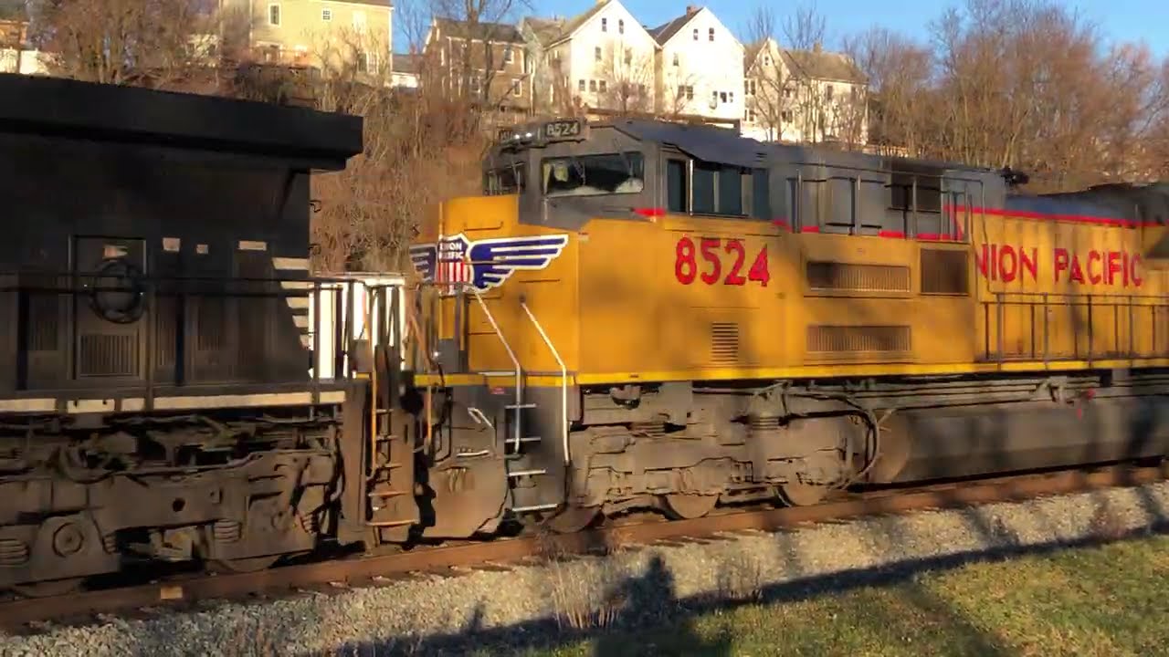 NEW PAINT WITH NO FLAGS!!... UP SD70ACE with New Paint Scheme Trails on NS 11N