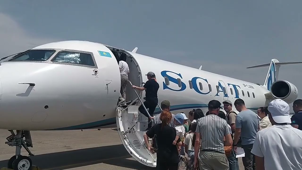 Перелет Алматы - Ушарал на маленьком самолете Bombardier  CRJ200 и миниатюрный аэропорт Учарала