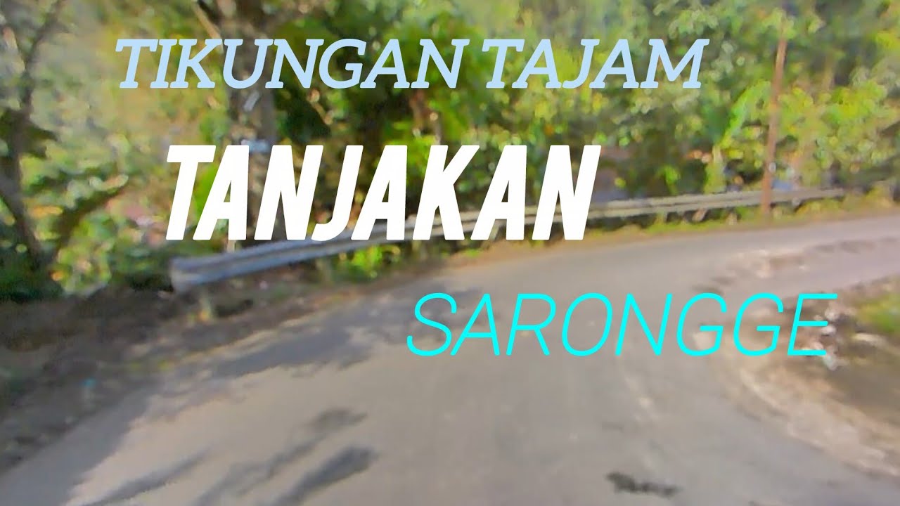 Menyusuri jalan perkampungan  di pagi yang cerah