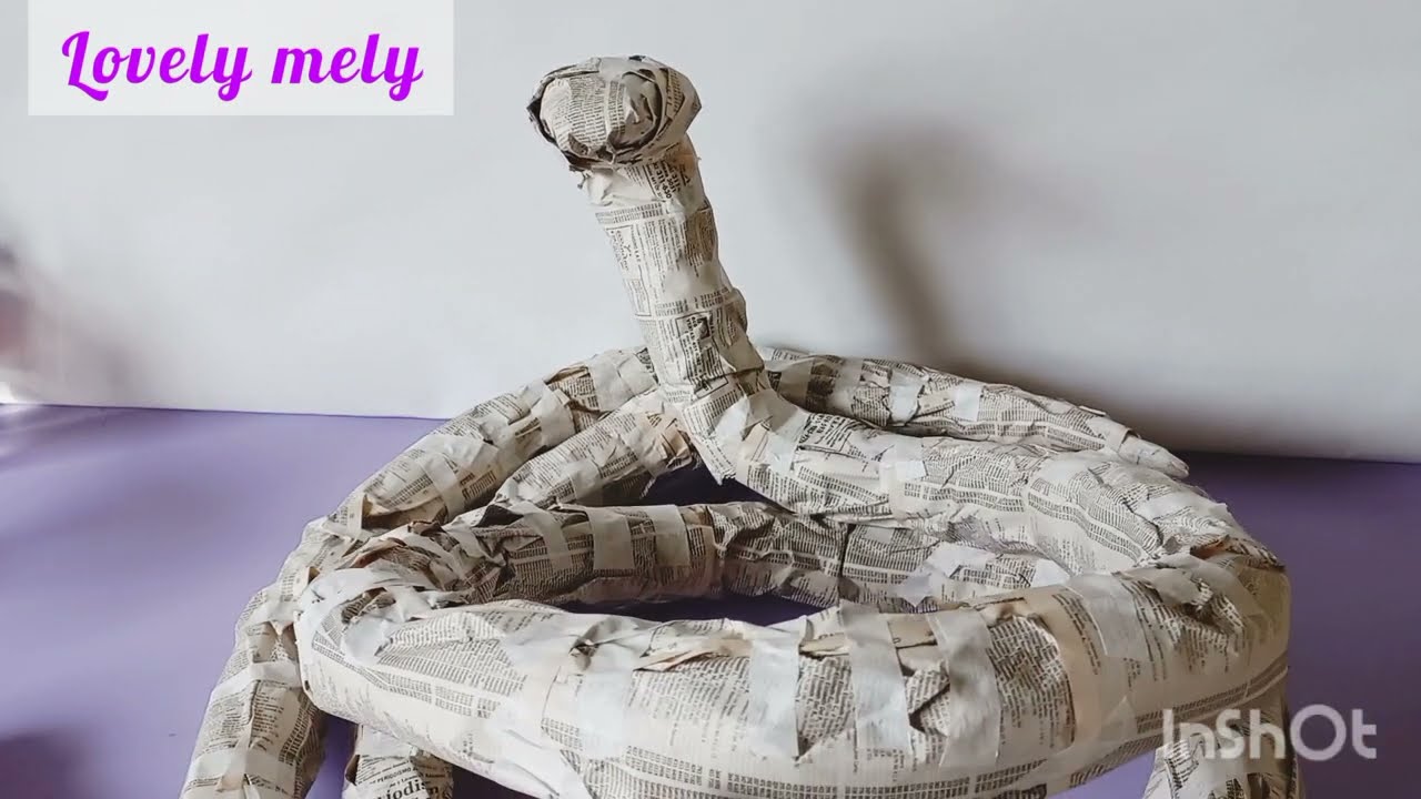 Cómo hacer una  culebra  de papel  periódico y alambre