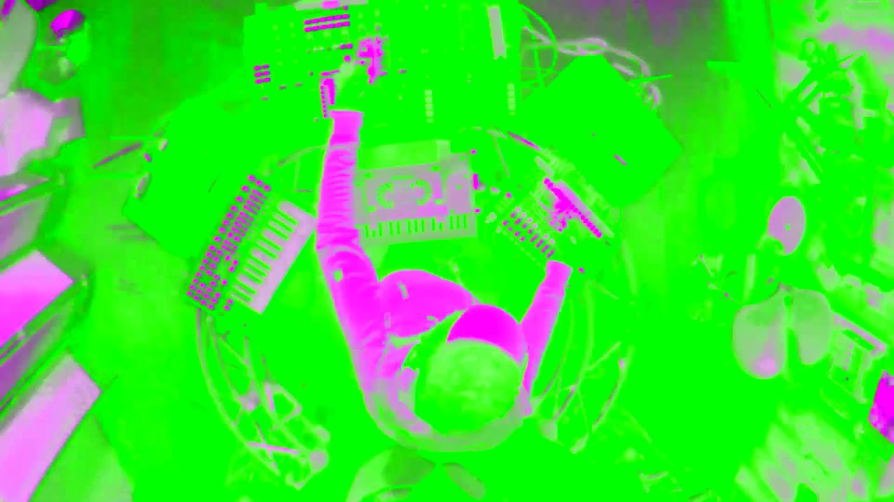 KYB3R KR1STAL