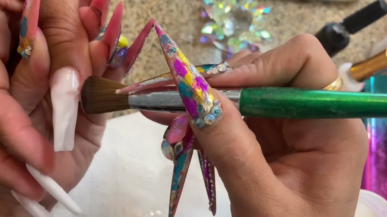 White Smoke 💨 Nails Tutorial