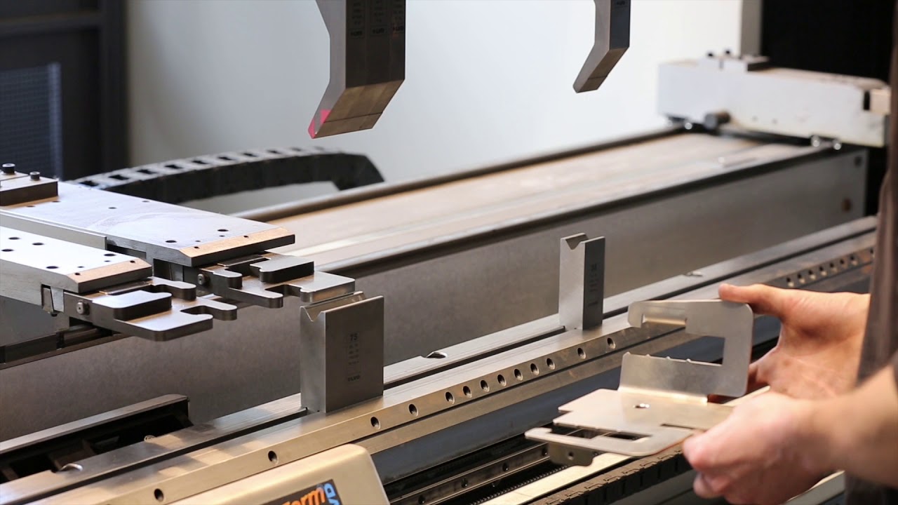 Press brake LVD PPEB 30/220 with Easy-Form&reg; @ Alpintec
