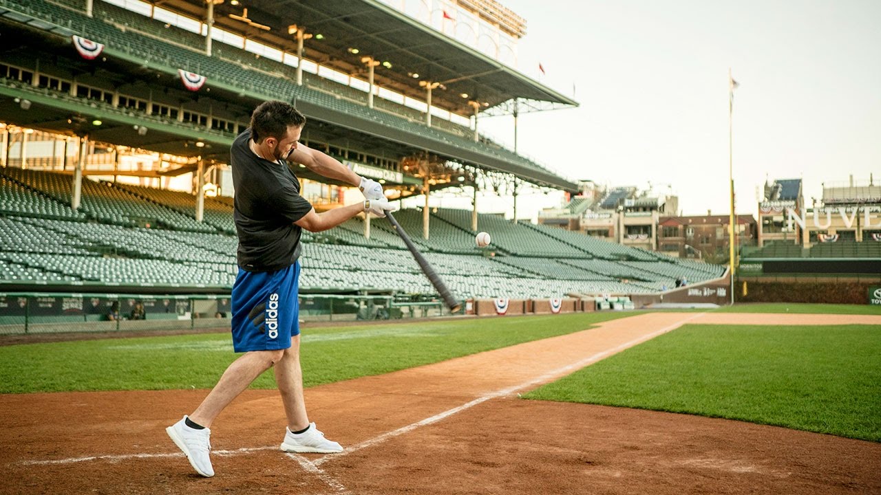 Cubs Fans Celebrate While NL MVP Kris Bryant Gets Back to Work
