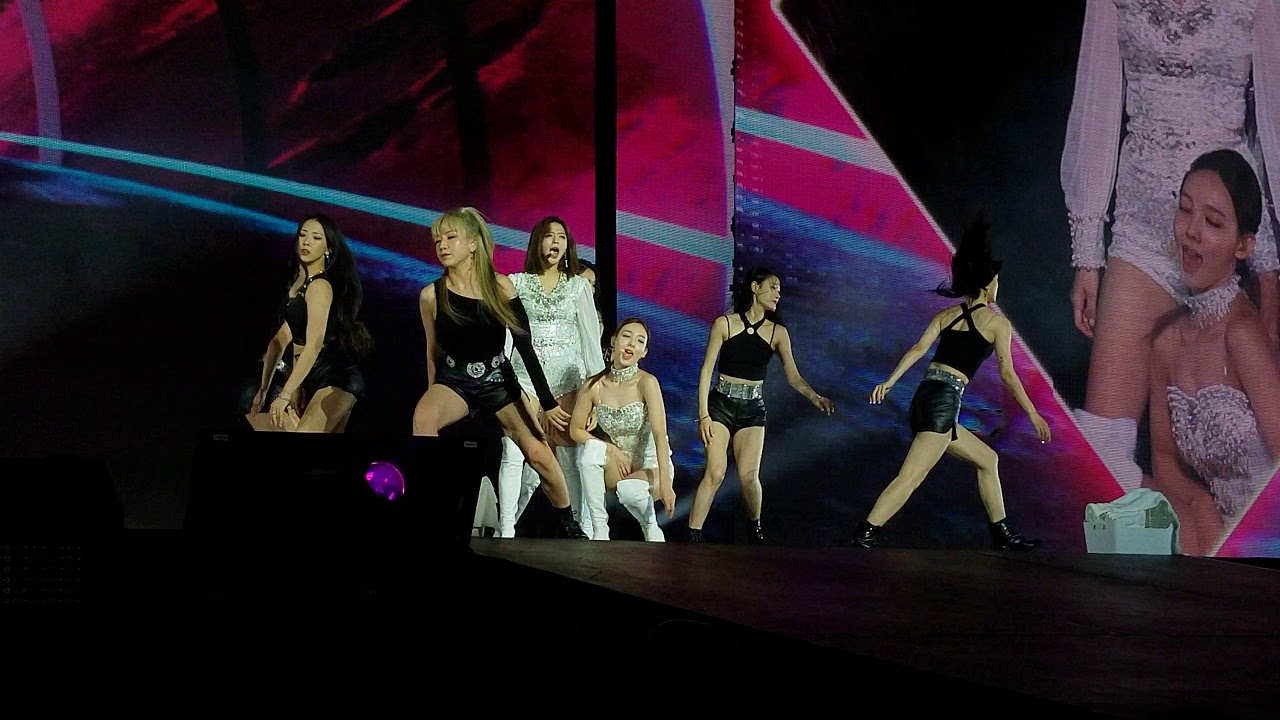 190721 Twice (트와이스)- Born This Way (Lady Gaga cover) - TWICELIGHTS WORLD TOUR: NJ - Live Fancam
