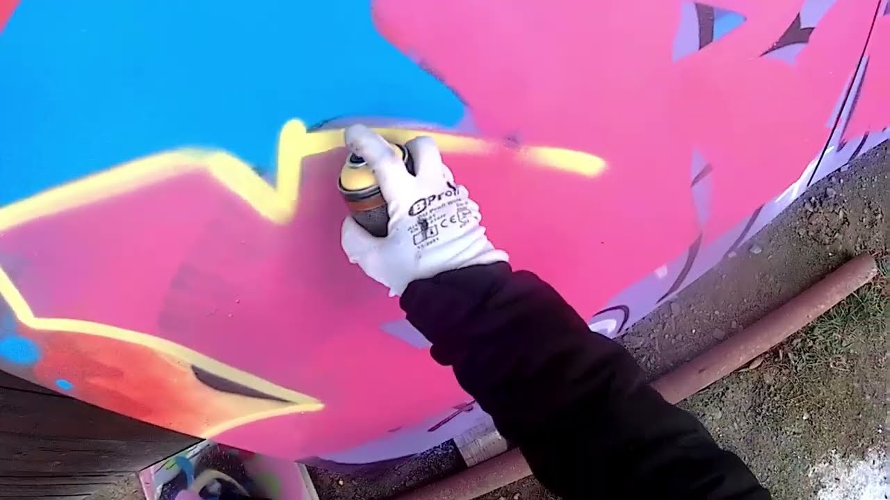 From paper to wall trasnformation | DRAVON | 