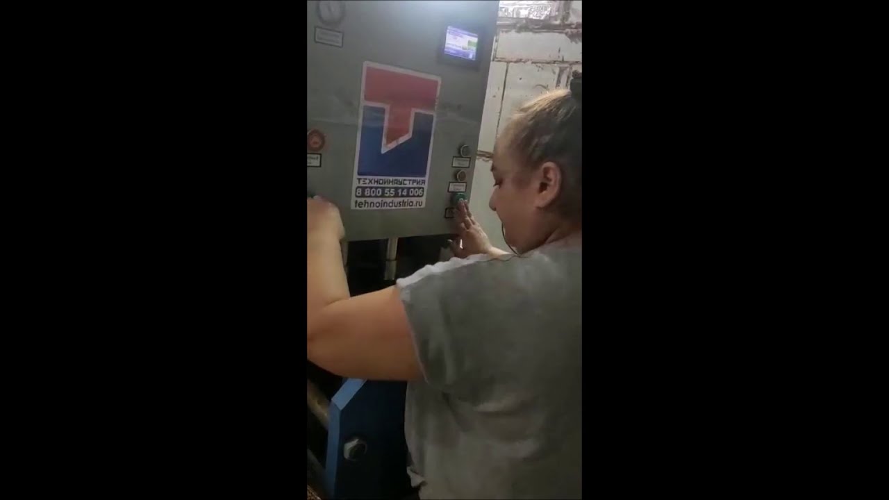 Выдув 1200 бутылок в час на полуавтомате.