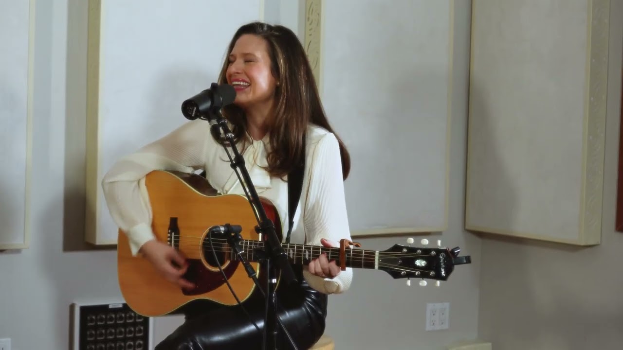 Lauren Minear Unplugged: 