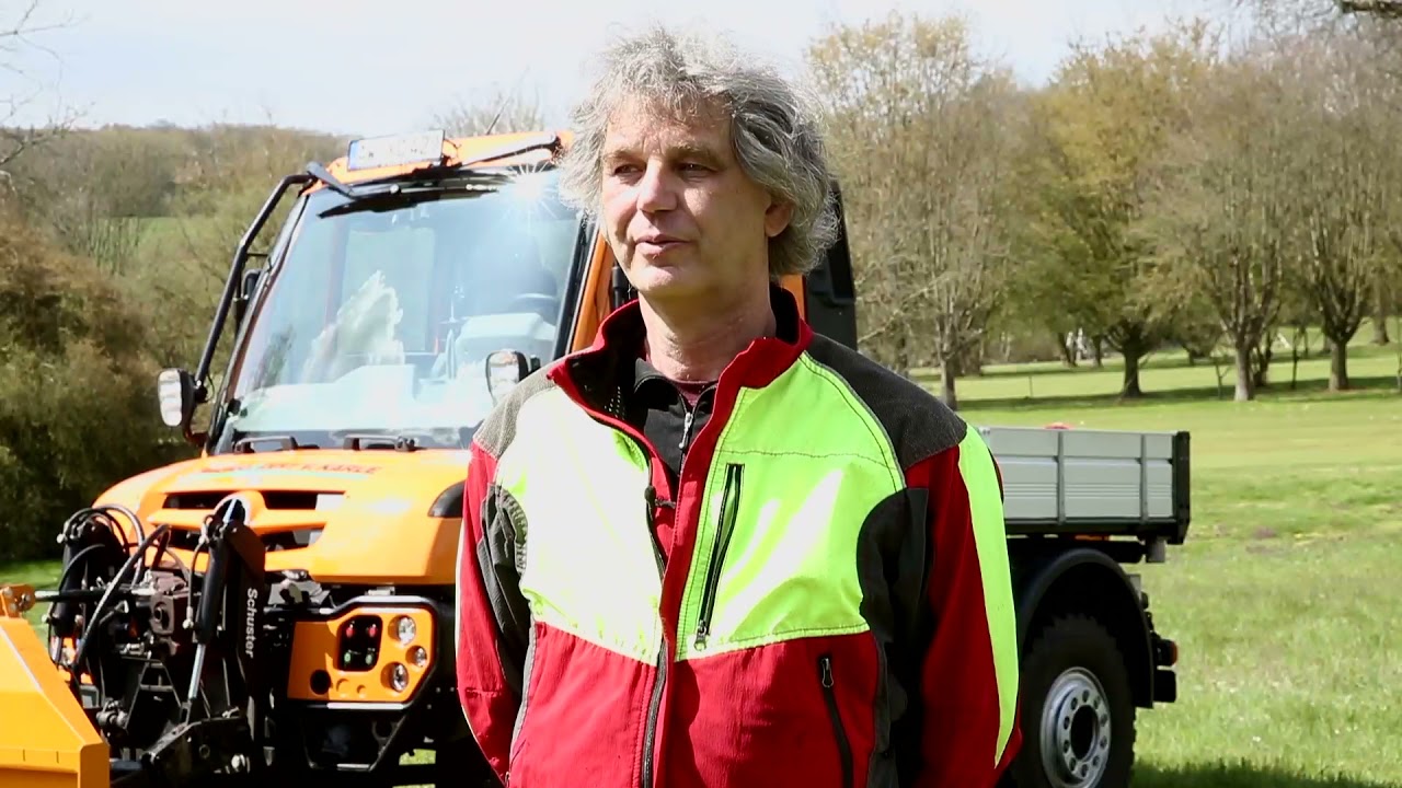 Unimog als Allrounder in der Baumpflege.