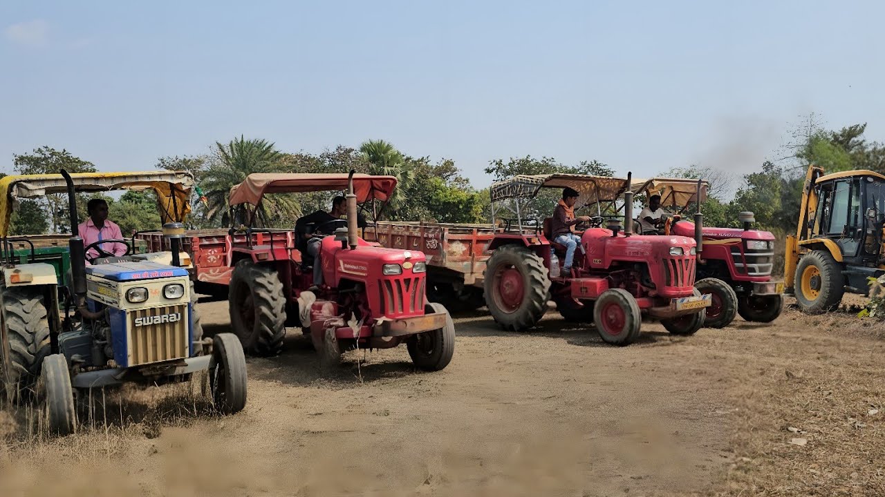 Jcb 3dx Eco Expert loading mud Three Mahindra Tractor and ONE Swaraj Tractor | jcb loading unloading
