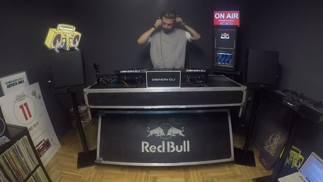 RADIO 2019 X HOLE STATION with HOLICE
