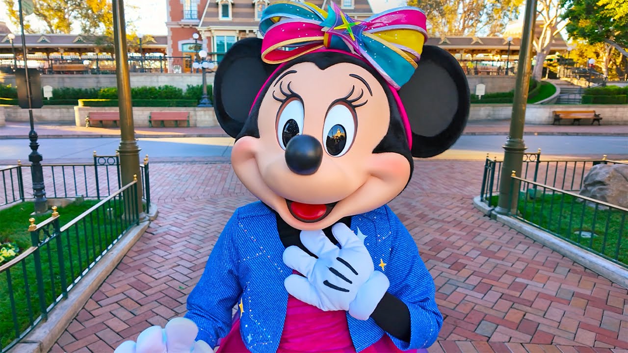 Disneyland 70th Celebration Returns, New Merch & January 2026 Walkthrough [4K POV]