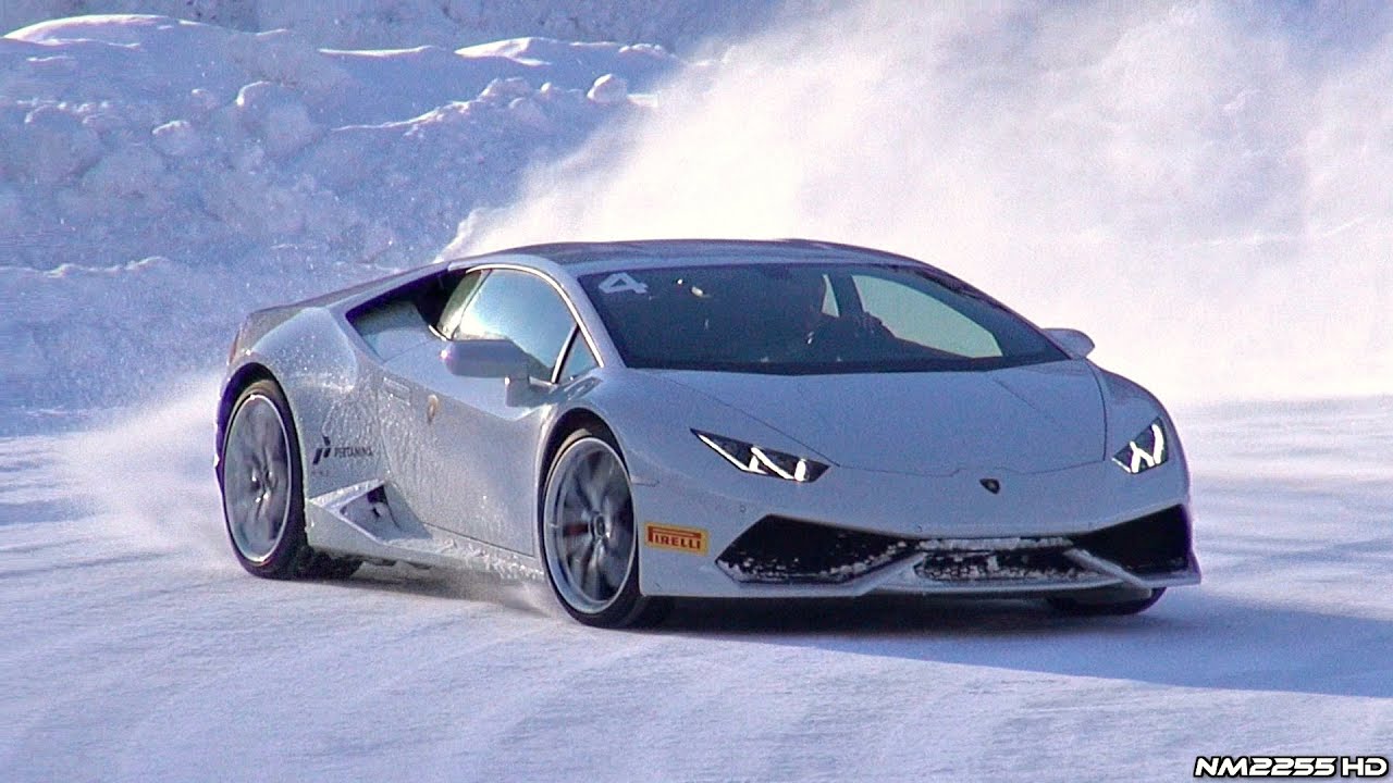 Lamborghini Huracán Doing Donuts and Drifting in the Snow!