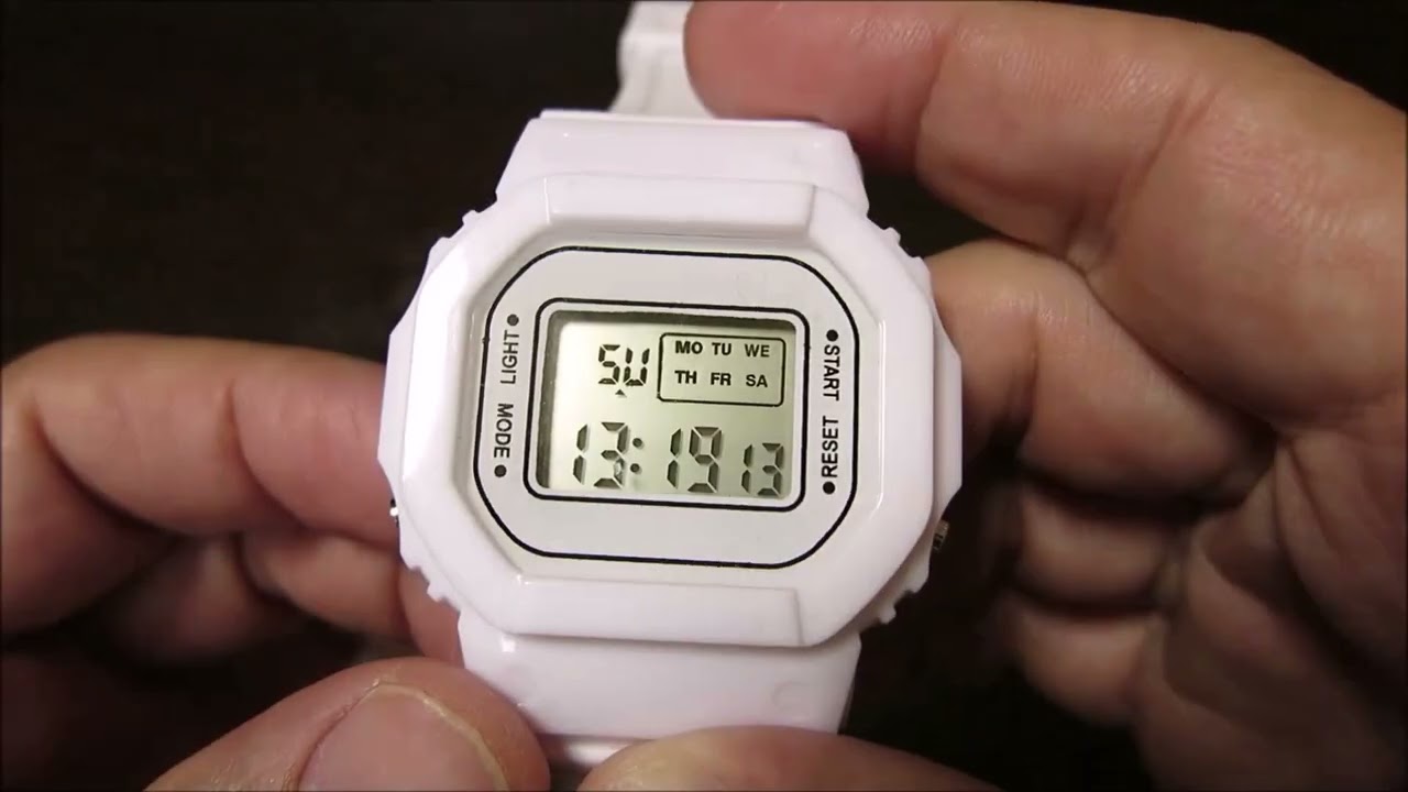 【キャンドゥ】多機能 デジタルウォッチ　550円