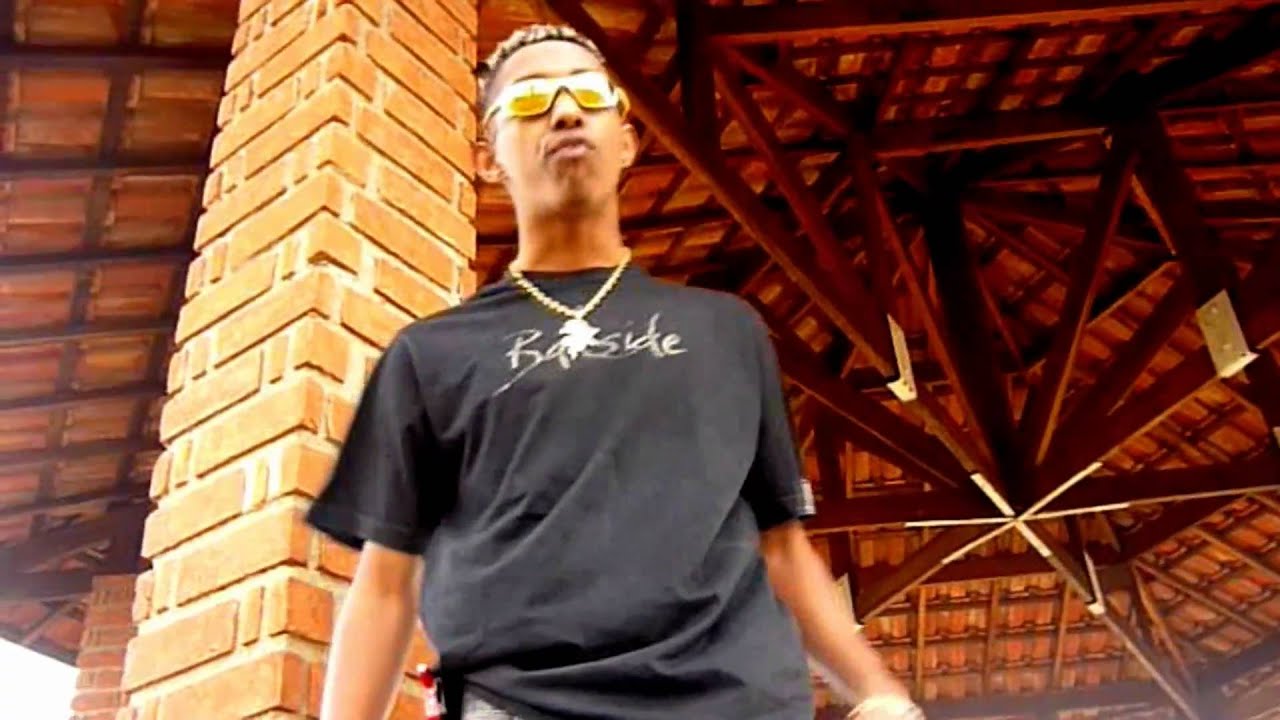 VIDEO CLIP OFFICIAL - MC JUNINHO JR - AH MULEQUE  ID : 86*46994 Pânico na Tv !