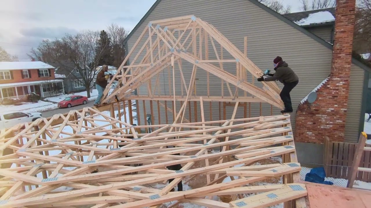 Truss Roof Installation & Sheathing | 2-Minute Time lapse