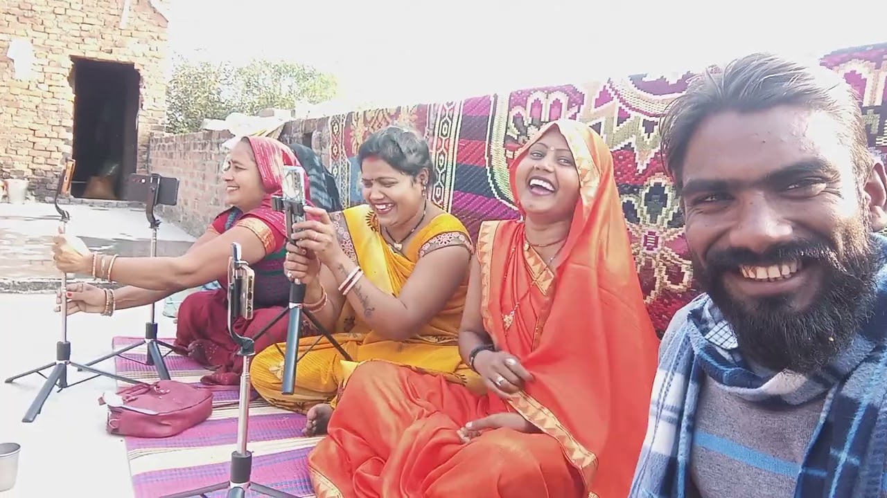 मस्ती ब्लॉग वीडियो आप लोग जरूर देखिएगा कितना मस्ती हो रहा है सभीऑडियंश केसाथ 🤣 😆😆🤣😆🤣😂