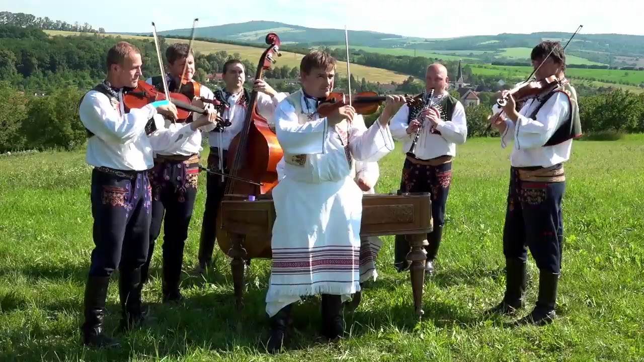 HCM Petra Galečky a sboreček žen z Lipova / sobota 27. 6. v 16:30 / iFolklorní Strážnice 2020