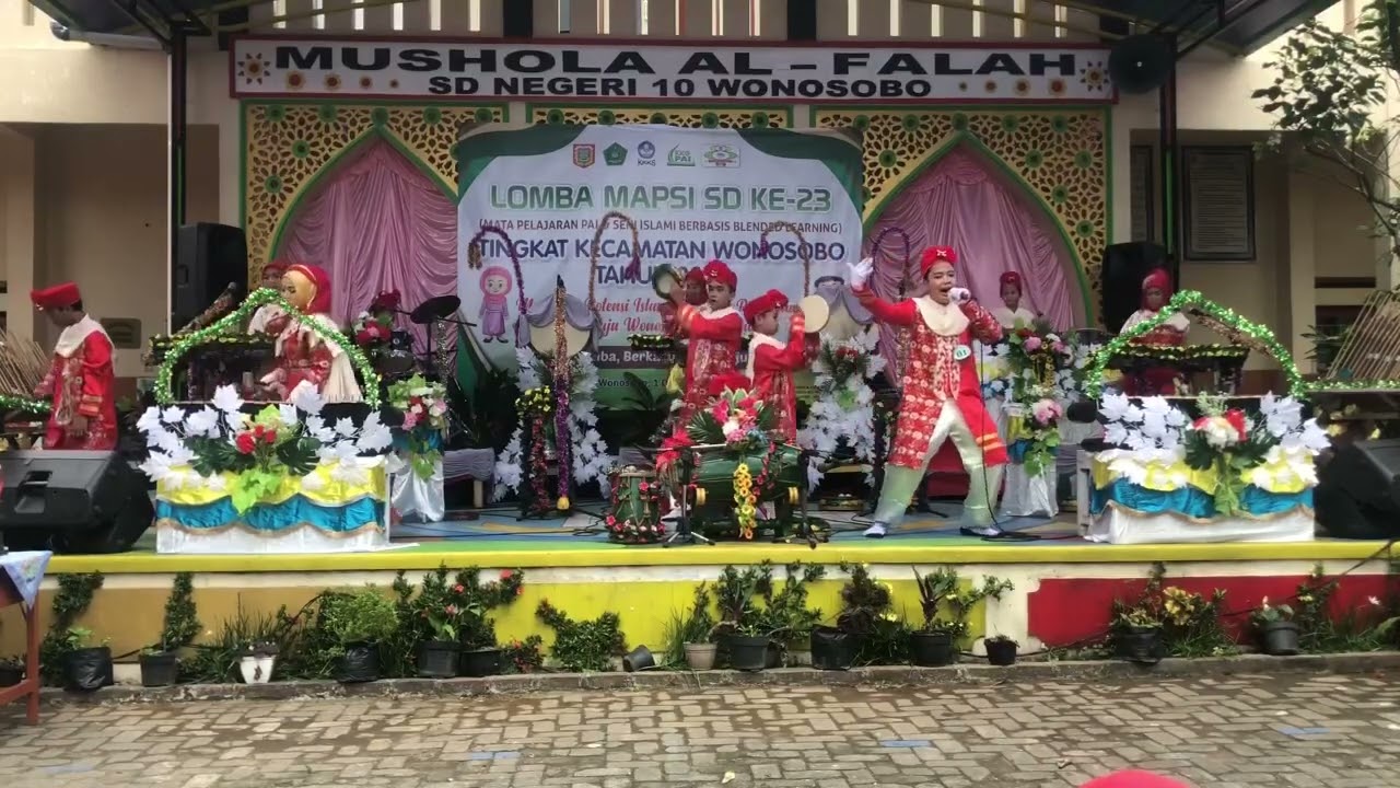 Penampilan lagu Modern (Ibu)Rebana SD Al Madina Wonosobo,pada Mapsi Kec Wonosobo 2022