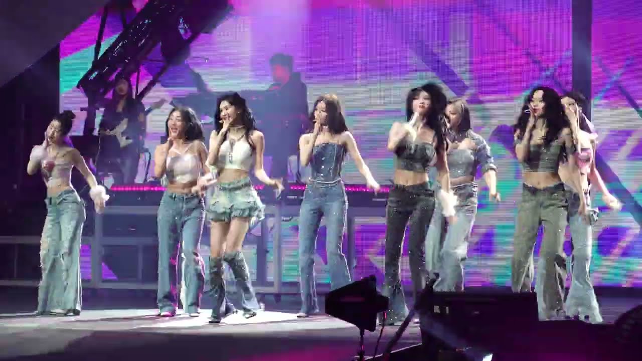 20230612 Twice - talk that talk  The 5th World Tour in Oakland