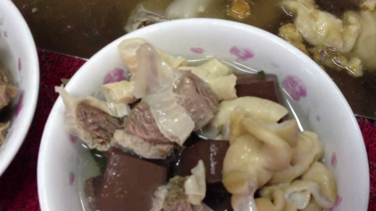 吃過這一味，就知道什麼叫做便宜、大碗又滿墘了！蔡家豬血湯