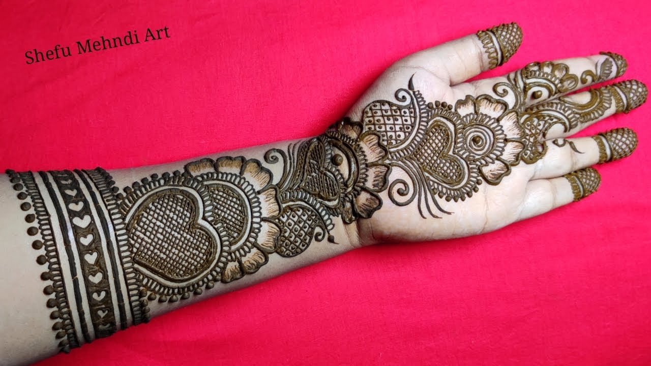 Simple attractive heart mehndi designs