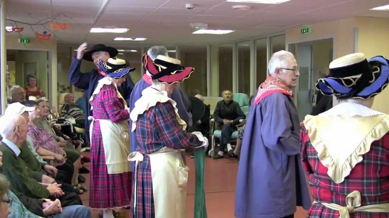 Les Sabots Bourbonnais à l'Ehpad de CHAUFFAILLES