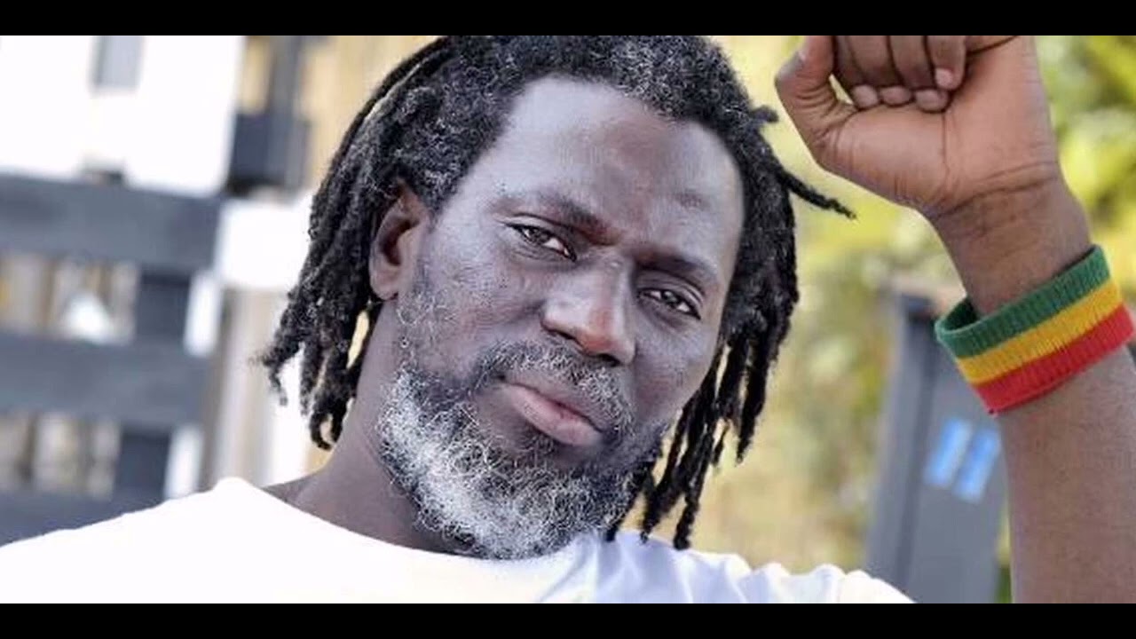 TIKEN JAH FAKOLY - Beytagnini (Ton papa est ministre, faut travailler...)