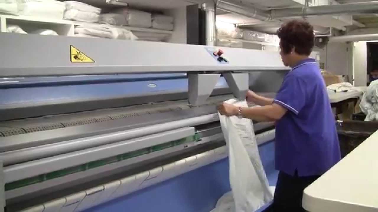 Calandra Electrolux IC44832 em funcionamento