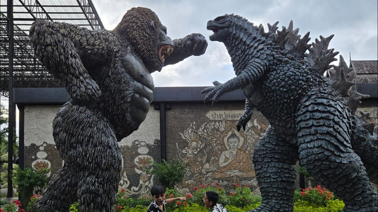 Spy War show #safariworldbangkok #Bangkok #Thailand