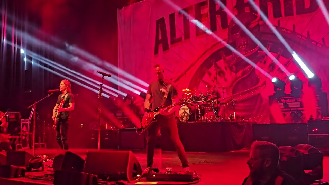 Alter Bridge Fable of the silent son Live in Cincinnati