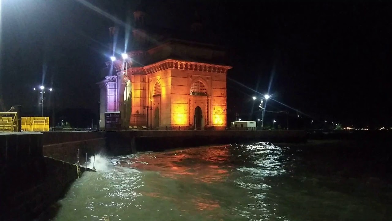 Night view of Gateway of India