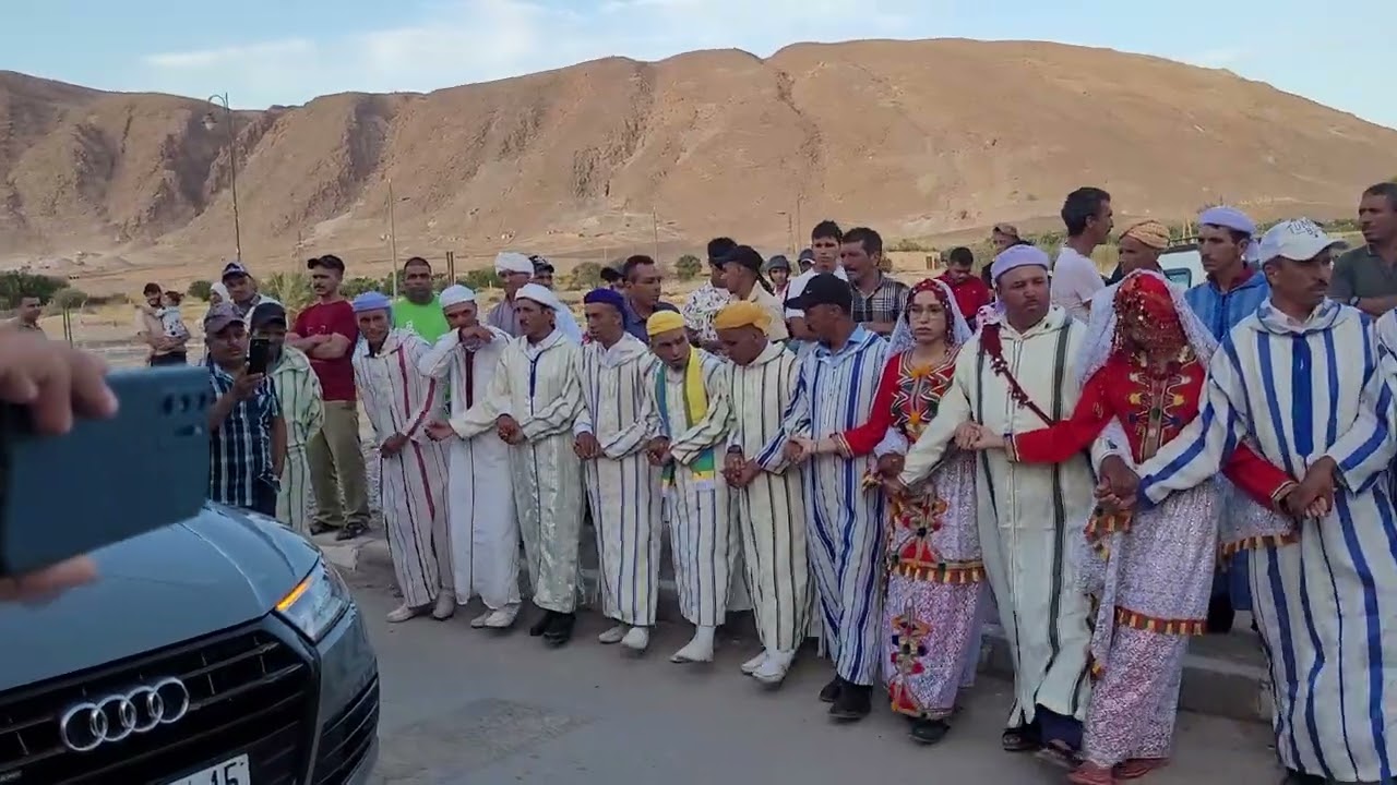  حفل   زفاف  أمازيغي  تقليدي بمنطقة  بني  تدجيت اقليم  فكيك