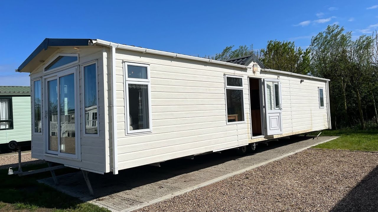 Cheap Static Caravan Lodge Sited On A 12 Month Park Near Skegness!