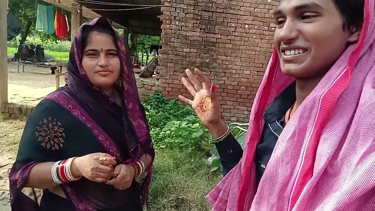 भोरे लाल यादव पहुंचे वंदना दुबेकी है और उनसे प्रेम से बात किया बन्ना दुबे बहुत तुमसे खुश हुई और आश