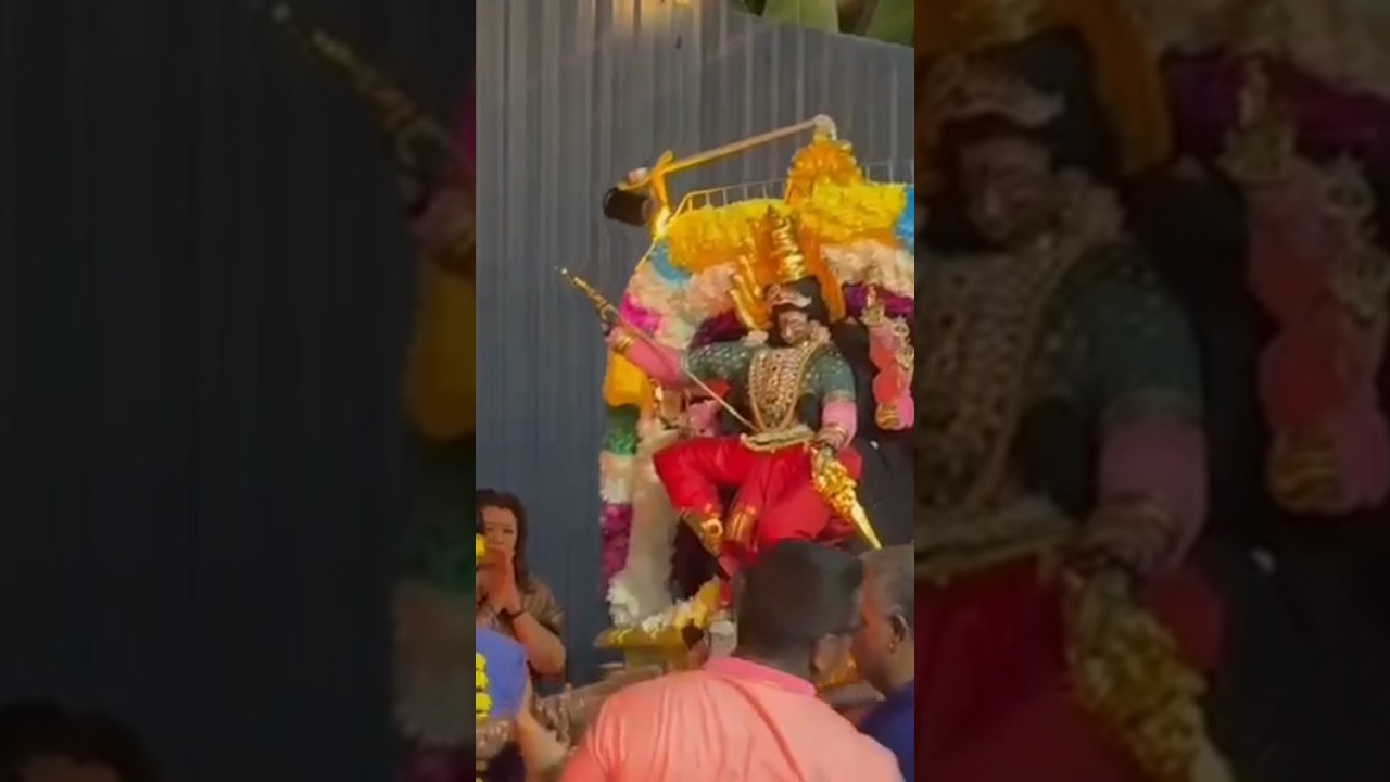 Mahishasura Mardini Vadham at Sri Segambut Maha Mariamman Alayam.Video by Hashvin Philip.