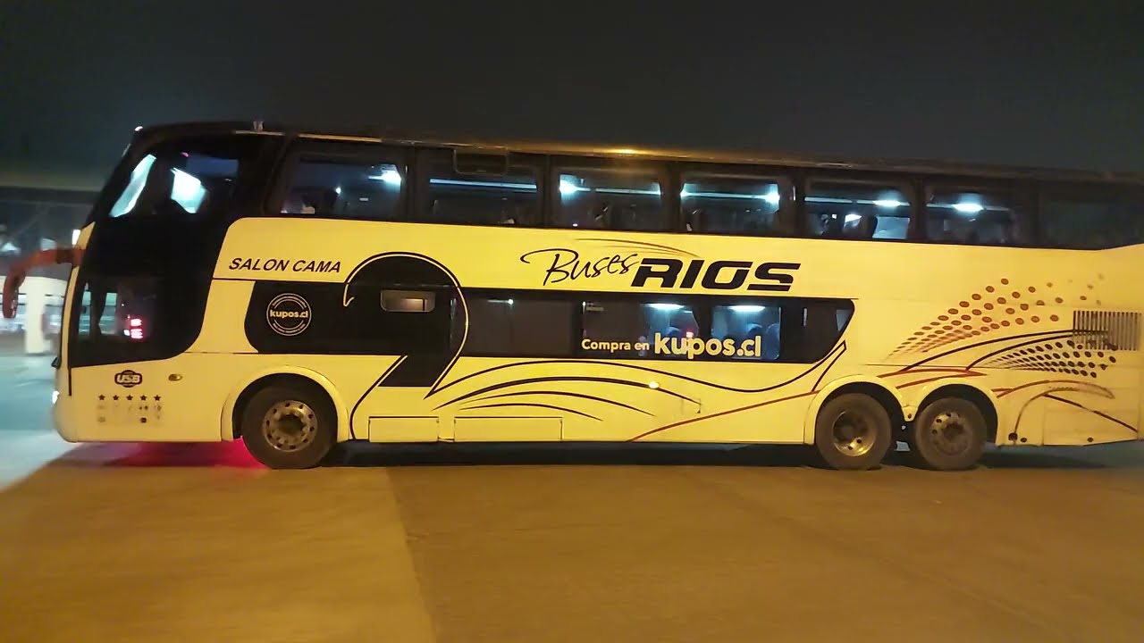 Buses saliendo del Terminal Rodoviario Temuco(Chile).Buses Rios.