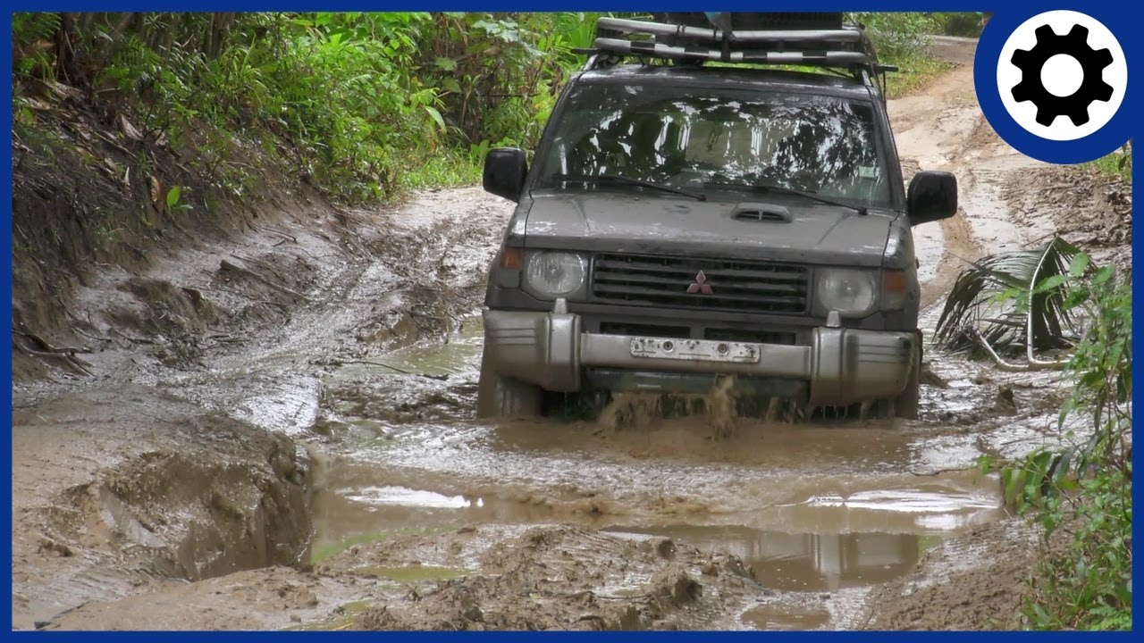 The World&rsquo;s Most Dangerous Roads - Survival Stories from Pakistan, Madagascar, Bangladesh
